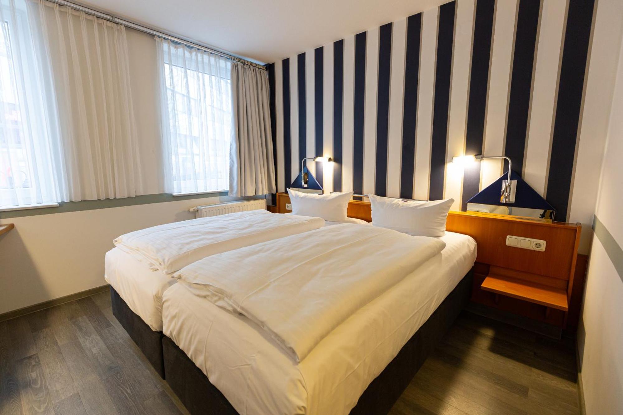 Hotel Dh Vec, Sehr Beliebtes & Leckeres Fruehstueck, Self-check-in Vechta